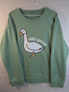 Silly Goose Graphic Sage Crewneck Sweatshirt Size M